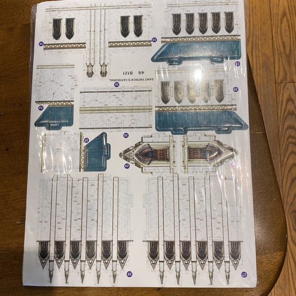 St. Patrick’s Cathedral 3D Puzzle - Picture 2 of 3